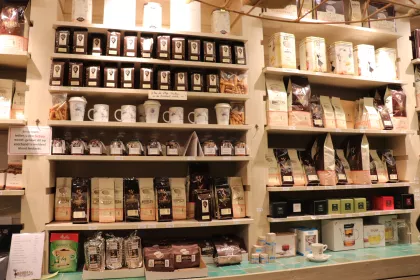 Bigger view of 21 november 2024 - Bezoek koffiebranderij Hoorens - Panamarenko